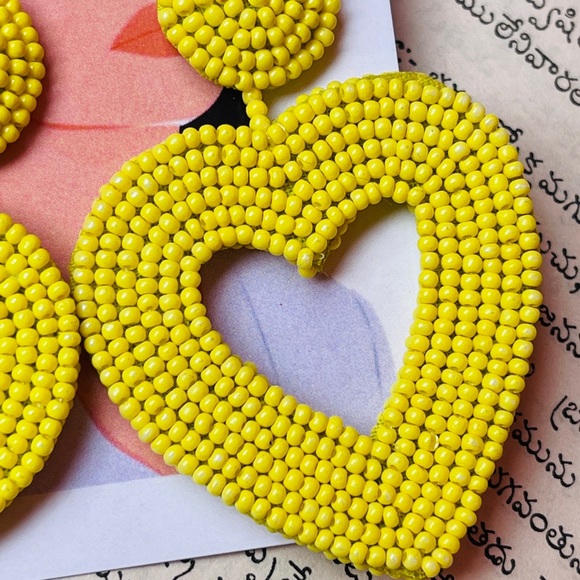 Handmade beaded earrings - Picture 2 of 2